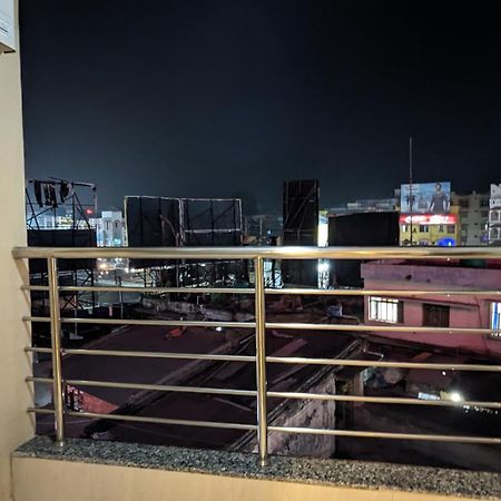 Hotel Binapani Deluxe 1 Тарапит Екстериор снимка