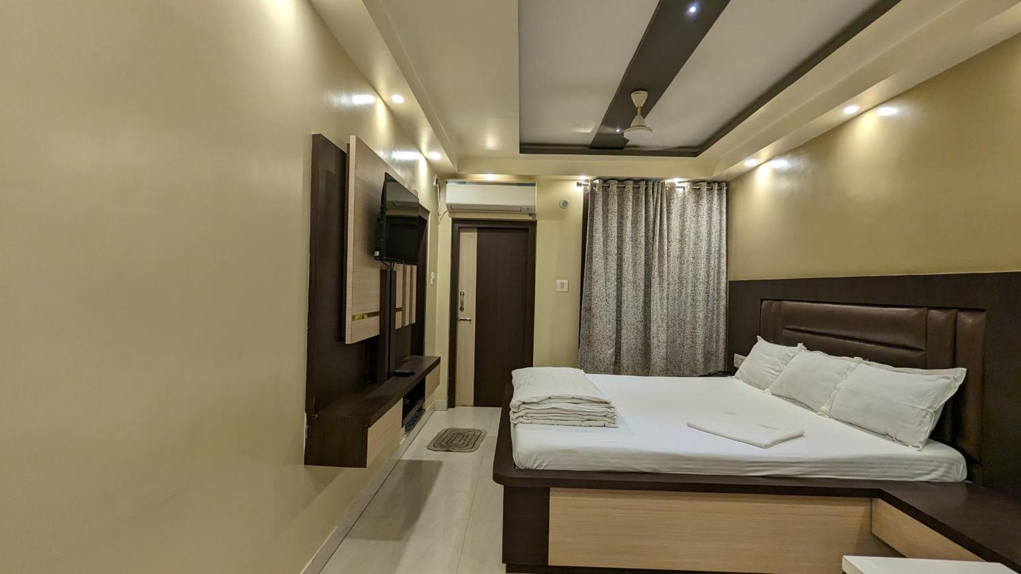 Hotel Binapani Deluxe 1 Тарапит Екстериор снимка