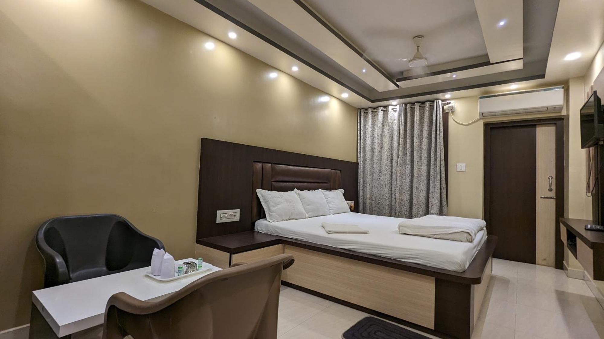 Hotel Binapani Deluxe 1 Тарапит Екстериор снимка